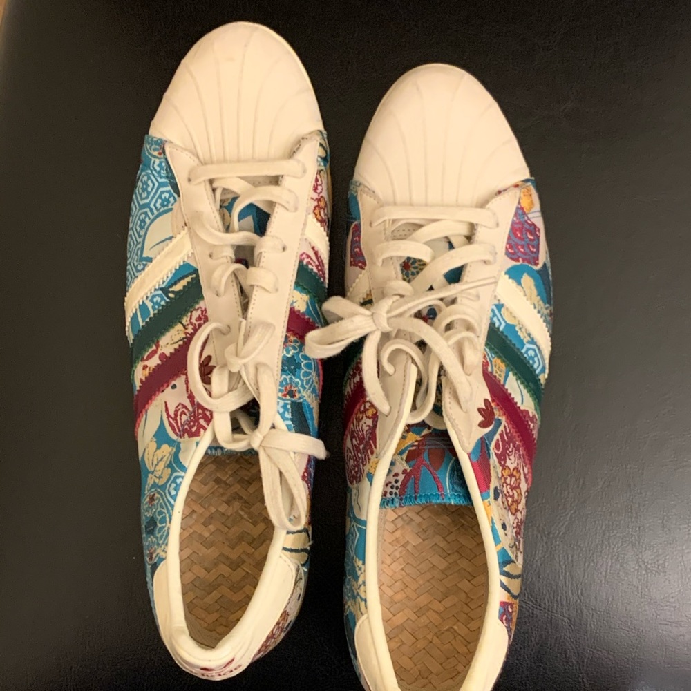 Adidas shoes - Picture 2 of 4